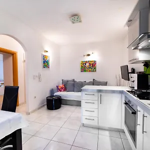 Happy In Center 10 Min Walk From Bacvice Apartamento